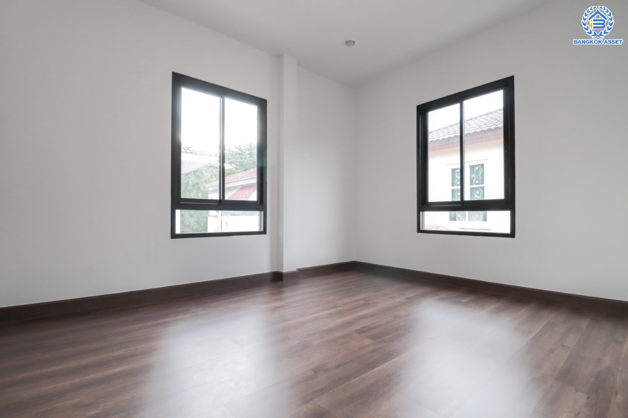 บ้านมือสองตกแต่งใหม่ แบรนด์ LH ม.ชลลดา บางใหญ่-เซ็นทรัลเวสต์เกต หลังใหญ่ เนื้อที่ 64 ตร.ว. ฟังก์ชัน 3 ห้องนอน 2 ห้องน้ำ จอดรถได้ 3 ที่จอดรถ พร้อม Facilities ครบครัน บนทำเลเดินทางสะดวก เชื่อมต่อถ.กาญจนาภิเษก ใกล้รถไฟฟ้าสายสีม่วง "สถานีคลองบางไผ่"